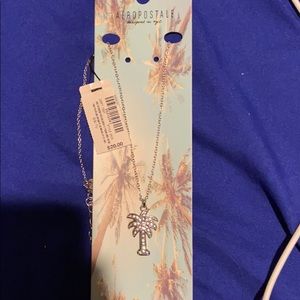 aeropostale palm tree necklace